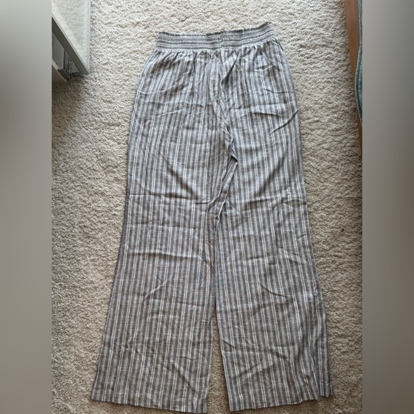 Evereve Gray Striped Wide Leg Pants - Picture 2 of 5